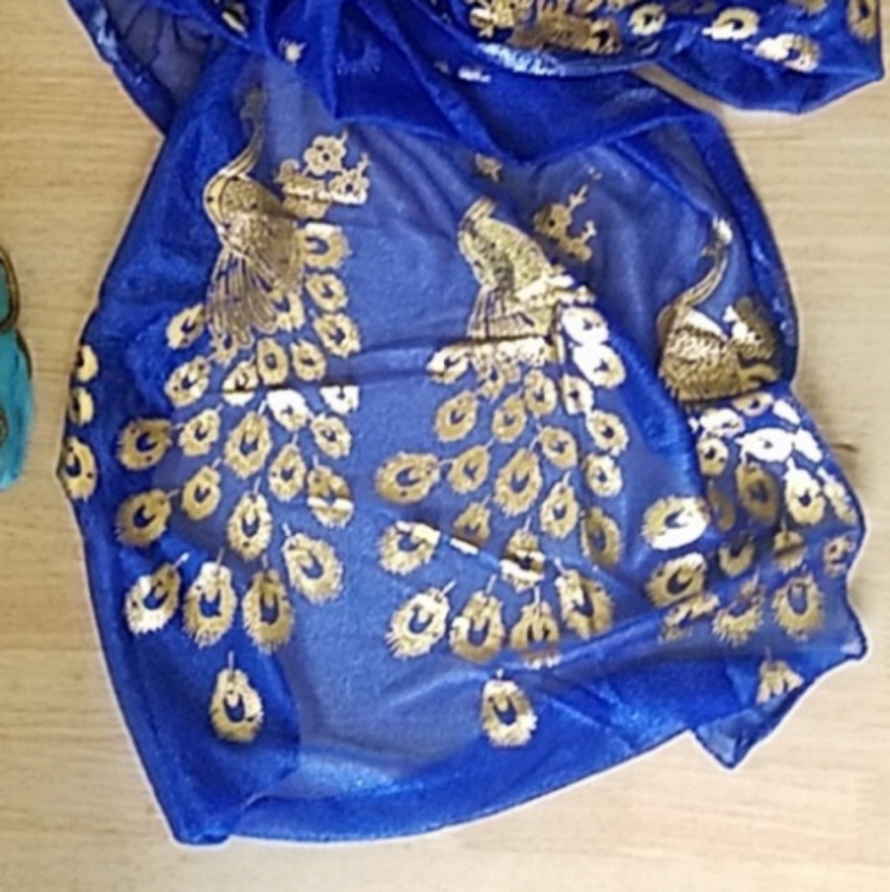 NIB - 3 Ladies Peacock Print Scarves - Picture 4 of 5